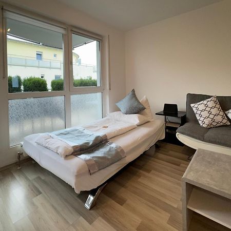 3 Zimmer Apartment In S-Bahn Naehe, 76 Qm, Max 5 Pers, 30Qm Dachterasse, Garage, Internet 1000 Mbit Gärtringen Buitenkant foto