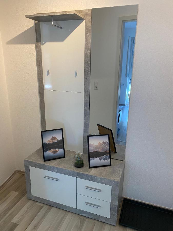 3 Zimmer Apartment In S-Bahn Naehe, 76 Qm, Max 5 Pers, 30Qm Dachterasse, Garage, Internet 1000 Mbit Gärtringen Buitenkant foto