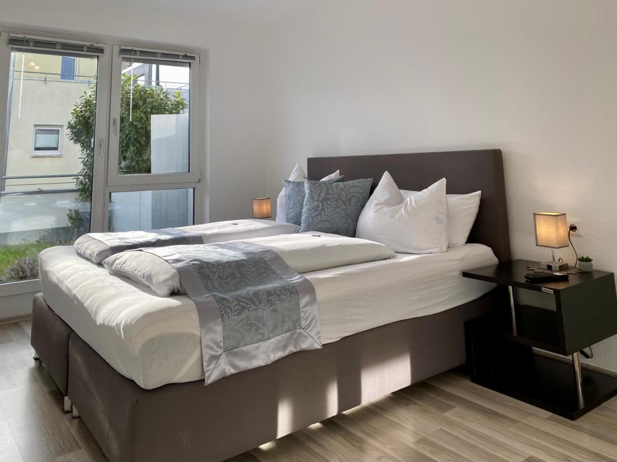3 Zimmer Apartment In S-Bahn Naehe, 76 Qm, Max 5 Pers, 30Qm Dachterasse, Garage, Internet 1000 Mbit Gärtringen Buitenkant foto