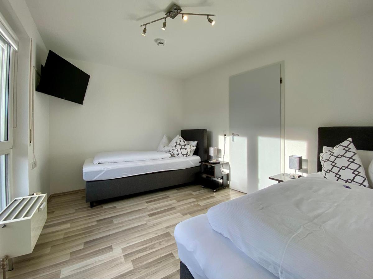 3 Zimmer Apartment In S-Bahn Naehe, 76 Qm, Max 5 Pers, 30Qm Dachterasse, Garage, Internet 1000 Mbit Gärtringen Buitenkant foto
