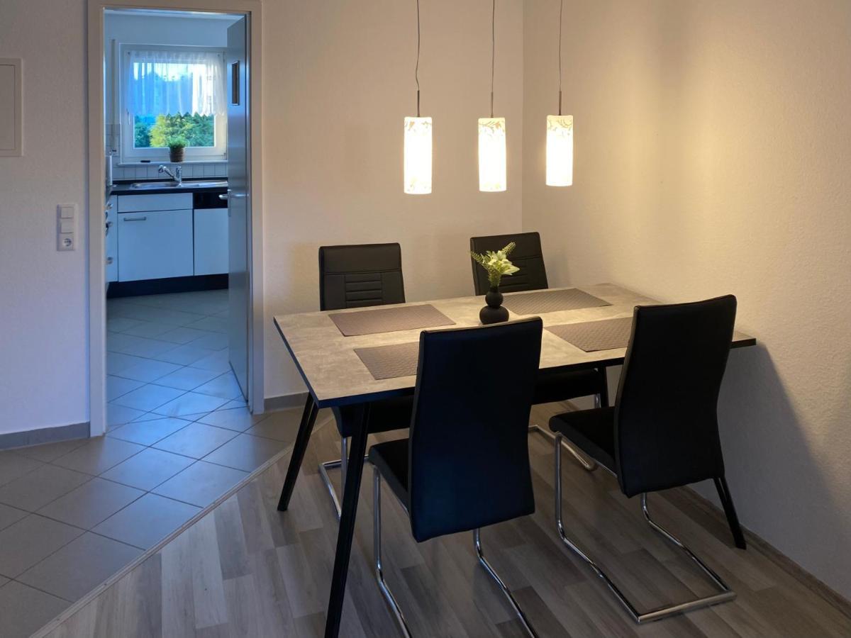 3 Zimmer Apartment In S-Bahn Naehe, 76 Qm, Max 5 Pers, 30Qm Dachterasse, Garage, Internet 1000 Mbit Gärtringen Buitenkant foto