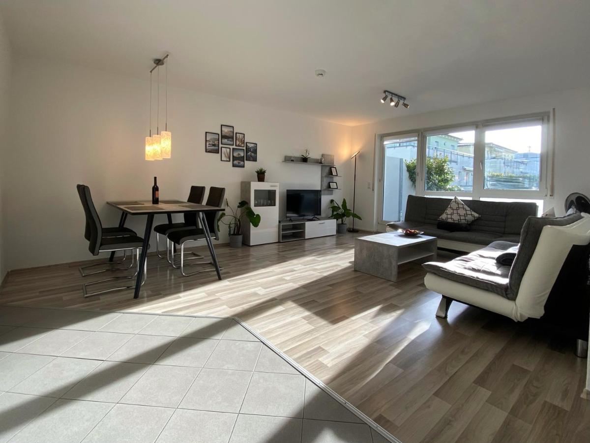 3 Zimmer Apartment In S-Bahn Naehe, 76 Qm, Max 5 Pers, 30Qm Dachterasse, Garage, Internet 1000 Mbit Gärtringen Buitenkant foto