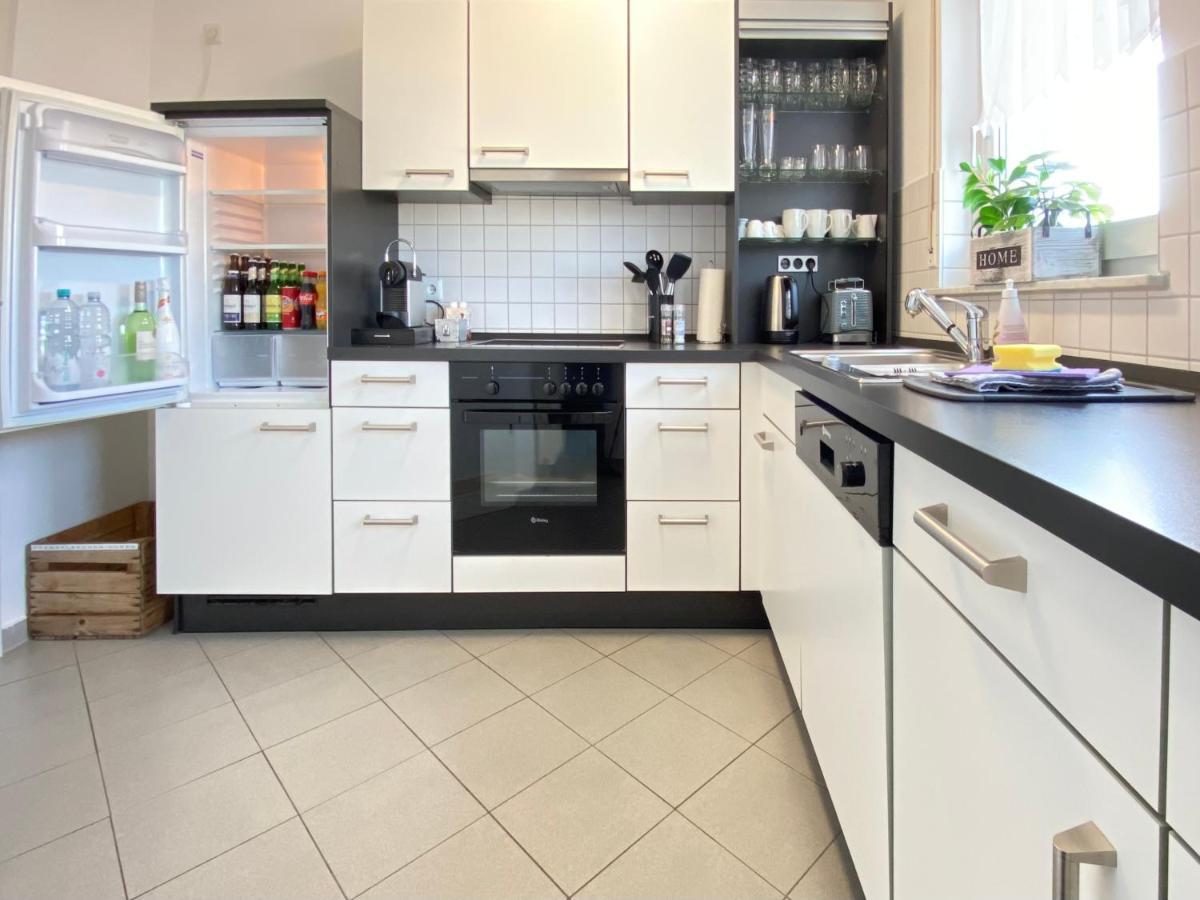 3 Zimmer Apartment In S-Bahn Naehe, 76 Qm, Max 5 Pers, 30Qm Dachterasse, Garage, Internet 1000 Mbit Gärtringen Buitenkant foto